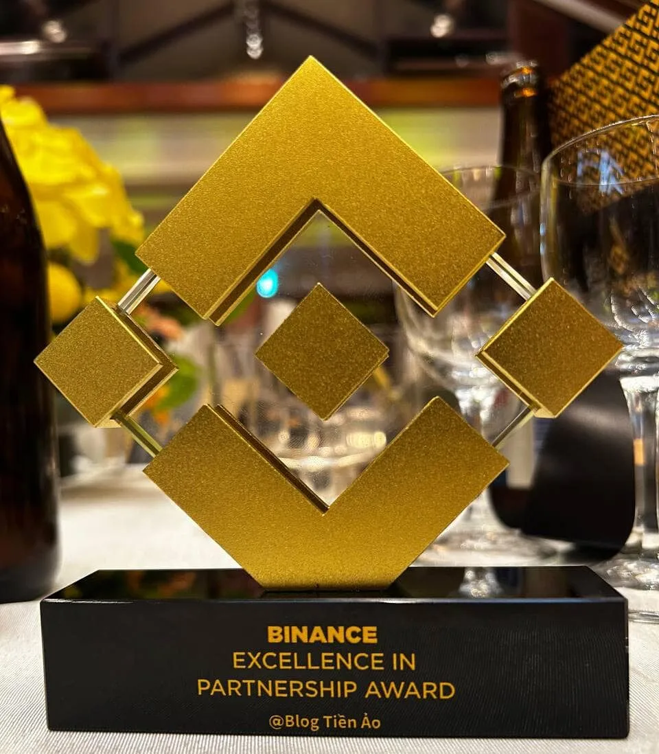 excellence-in-partnership-awards Giải thưởng xuất xắc trong quan hệ đối tác của Blog Tiền Ảo được trao bởi Binance